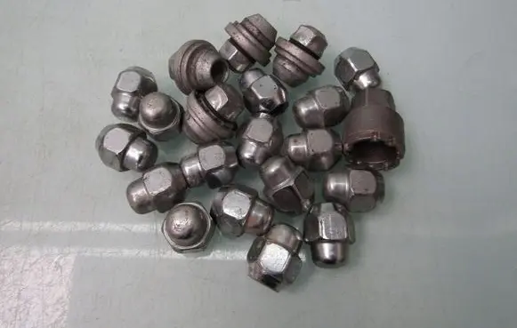 Hyundai Kona I Anti-theft wheel nuts and lock 