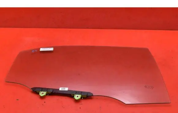 Toyota Yaris Rear door window glass 