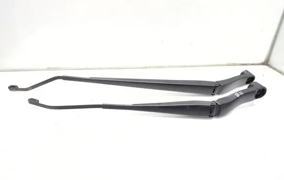 Opel Insignia B Front wiper blade arm 13471440 134714