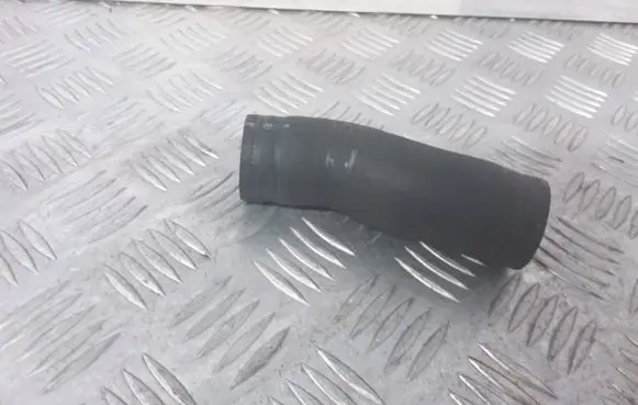 Volkswagen Golf V Engine coolant pipe/hose