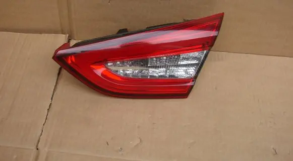 Maserati Quattroporte Tailgate rear/tail lights 670009228 21020201