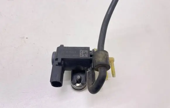 Audi A3 S3 A3 Sportback 8P Turbo solenoid valve 1K0906627B 4011464A 451338839