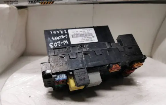 Mercedes-Benz C W203 Fuse module 2035453501 5DK00848543