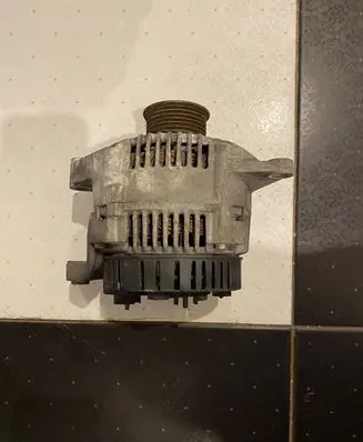 Renault Laguna I Generator/alternator 2541981A