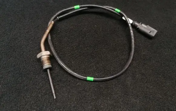 Volkswagen Multivan T6 Exhaust gas temperature sensor 04L906088DC