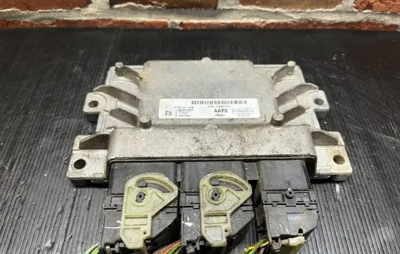 Ford Fiesta Engine control unit/module F1FA-12A650-HC S180127104B