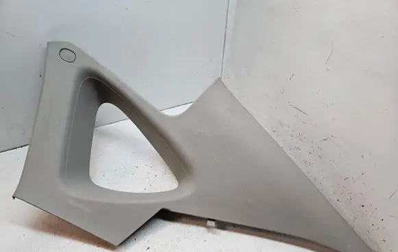 (D)pillar trim (top)