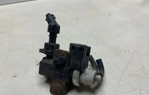 Opel Zafira B Turbo solenoid valve 55558101 05T158 70052701