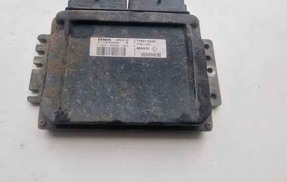Renault Laguna I Engine control unit/module 7700112440 S110030002