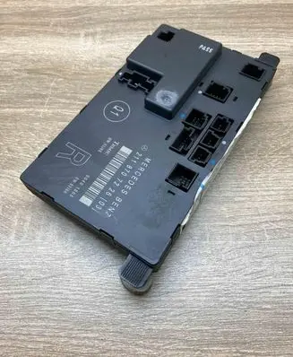 Mercedes-Benz E W211 Door control unit/module 2118707226 00401605