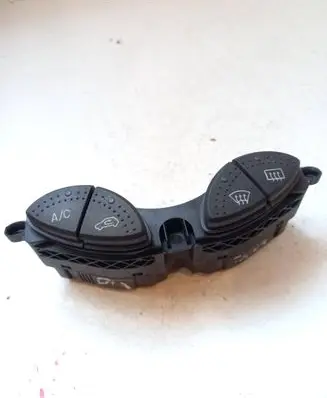 Ford Focus Windscreen/window heater switch 98AG19A945CH