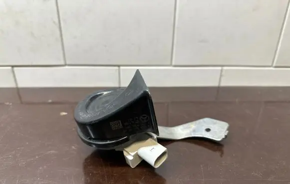 Mercedes-Benz B W246 W242 Horn signal A2465420120 14T195 6033FB6051