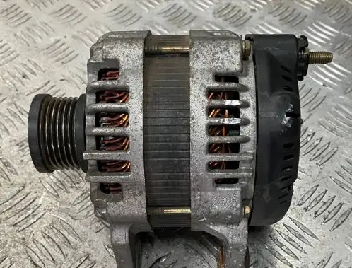 Nissan Qashqai Generator/alternator 23100EN000 MR20