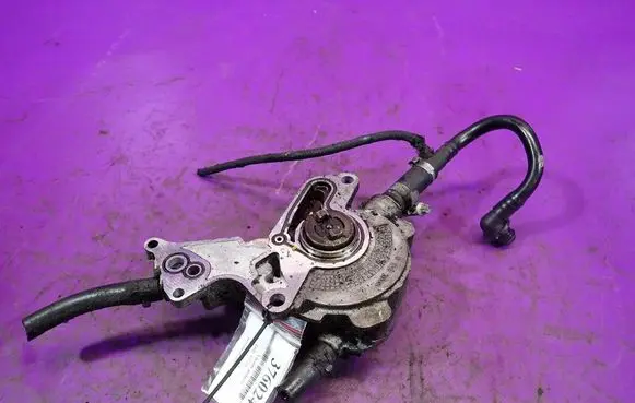 Audi A4 S4 B6 8E 8H Vacuum pump