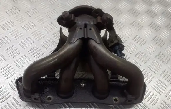 Toyota Corolla E110 Exhaust manifold