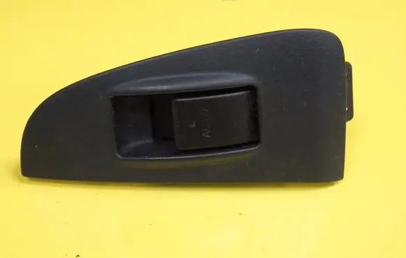 Toyota Avensis T250 Electric window control switch 7427205020