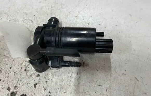 Volvo V40 Windscreen/windshield washer pump 130601C 1026810 314732