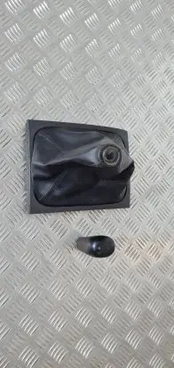 Mitsubishi L200 Jacking socket point 