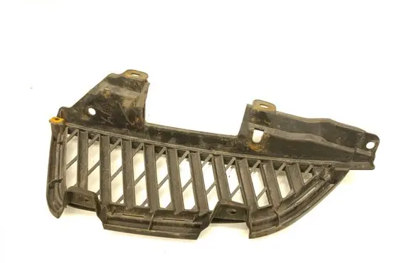 Mitsubishi Grandis Front bumper upper radiator grill MN145456