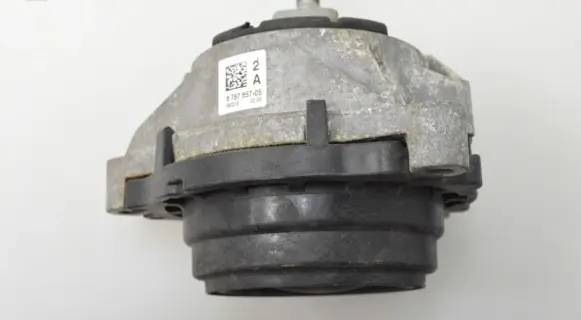 BMW 1 F20 F21 Engine mount bracket 6787657