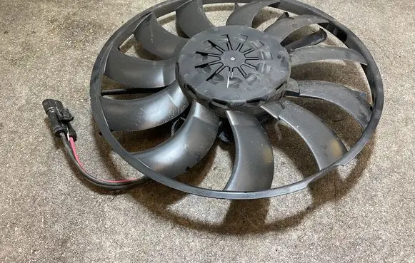 BMW 3 G20 G21 Electric radiator cooling fan 