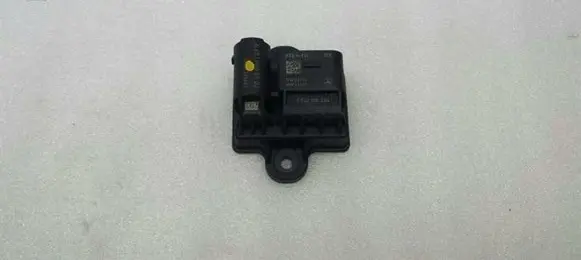 Mercedes-Benz E W212 Glow plug pre-heat relay A6519005502
