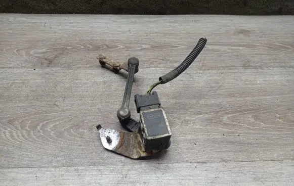 Volvo S80 Headlight/headlamp level sensor 6G9N3C492AA
