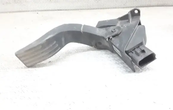 Ford Focus Accelerator throttle pedal 98AB9F836AE