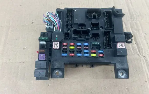 Mitsubishi ASX Fuse module 8637A641 51945J200 7051001579