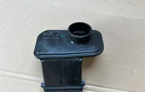 BMW 8 G16 Coolant expansion tank/reservoir 7435336 6166 10543512