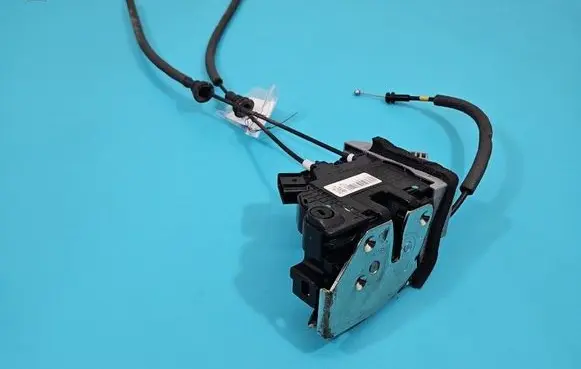 KIA Sorento Rear door lock 81420-C5000 IMPRK1503486