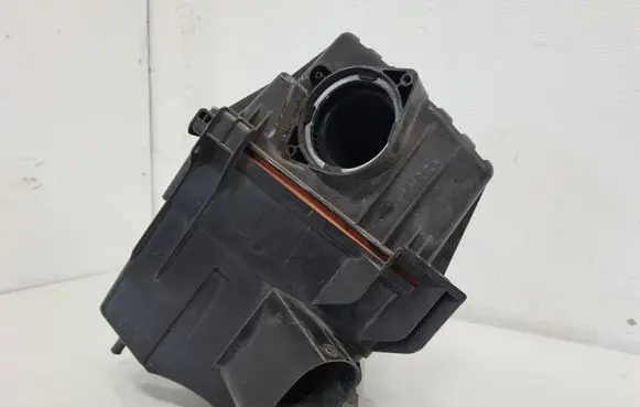 Volkswagen Fox Air filter box