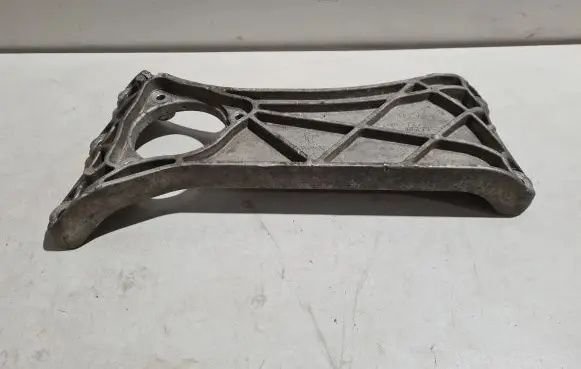 Maserati Ghibli Gearbox mounting bracket 670003632