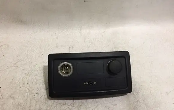 BMW 5 E60 E61 AUX in-socket connector 7034100