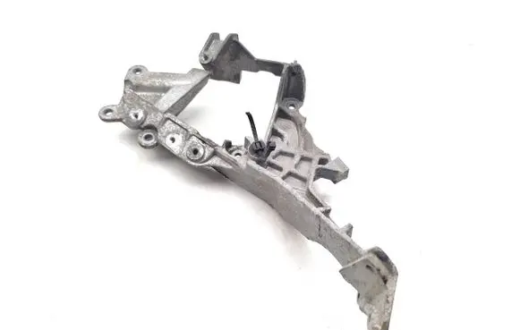 Land Rover Discovery Sport Engine mounting bracket G4D3-9L456-DC