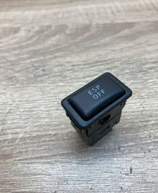 Nissan Qashqai Traction control (ASR) switch 