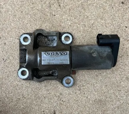 Volvo XC90 Camshaft vanos timing valve 8670421
