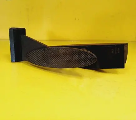 Accelerator throttle pedal