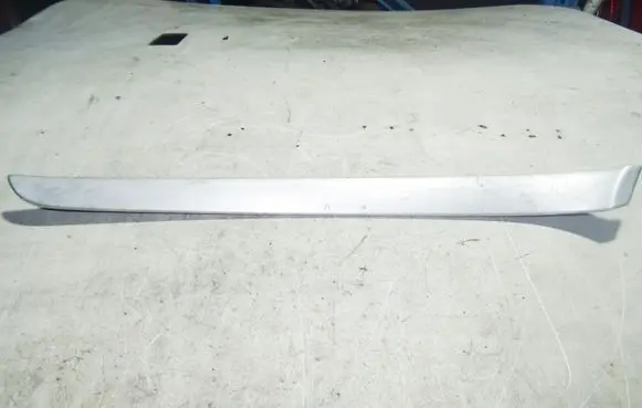 Audi A4 S4 B7 8E 8H Front door trim bar 8E0867409