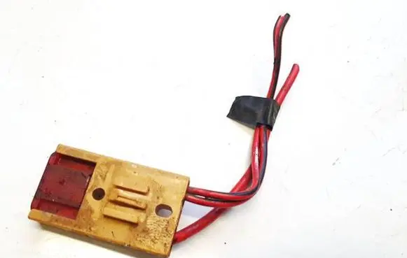 Audi A4 S4 B5 8D Fuse 8a0937530