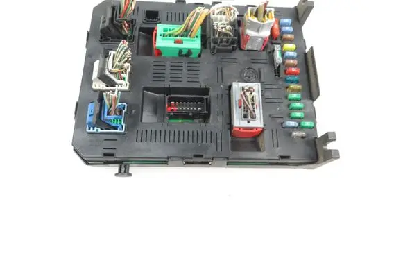 Citroen C4 I Central body control module 9656530580
