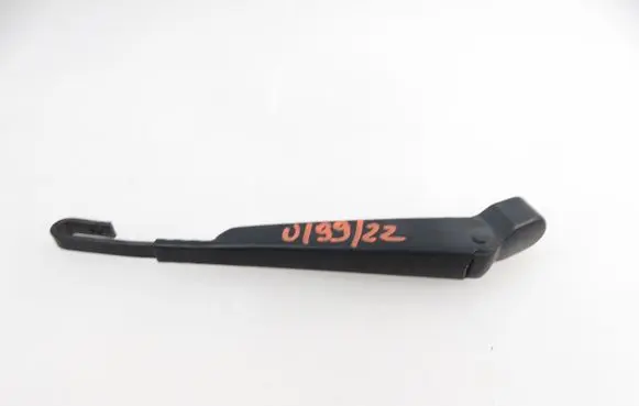 Ford C-MAX I Rear wiper blade arm 3M51R17526AB