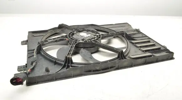 Seat Leon (5F) Electric radiator cooling fan 5Q0121205AD