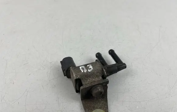 Subaru Legacy Turbo solenoid valve K5T48479