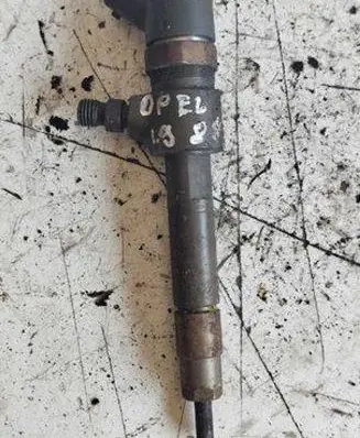 Opel Zafira B Fuel injector 0445110276