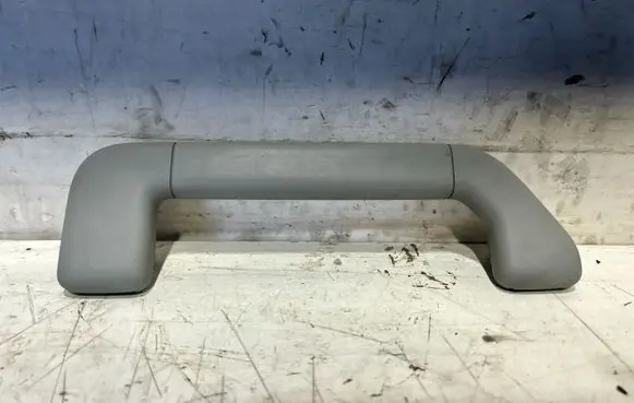 Volkswagen Touareg I Front interior roof grab handle 7L0857608A