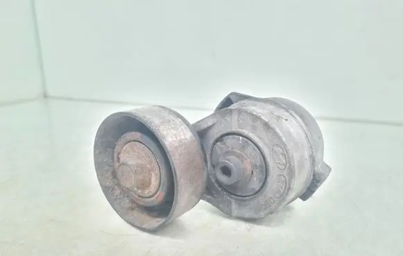 KIA Sorento Alternator belt tensioner PJ130926