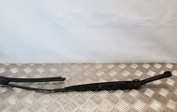 Hyundai Santa Fe Front wiper blade arm