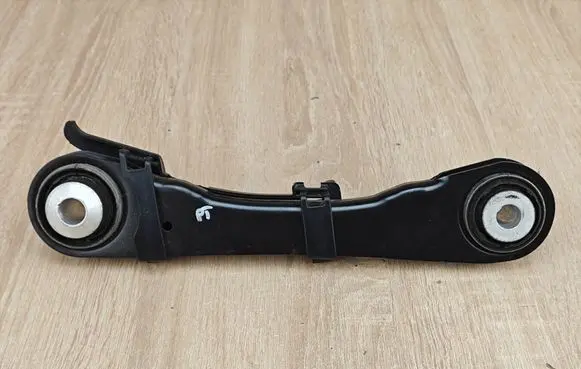 BMW 8 G16 Rear upper control arm/wishbone 6867538