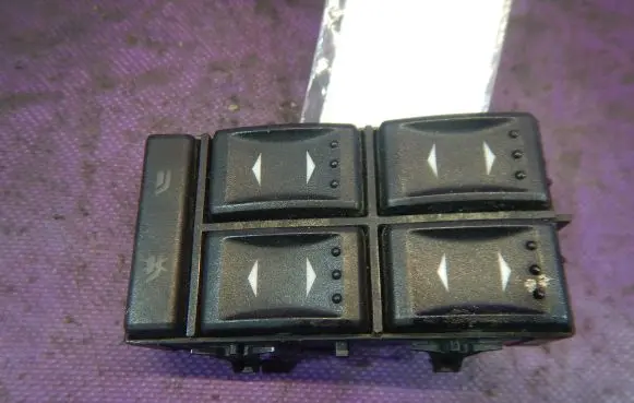 Ford Mondeo Mk III Quarter vent window switch 1S7T14A132BD